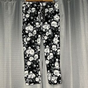 NEW MIX Women’s Buttery Soft BLACK GRAY FLORAL CROP Leggings Brand New S/M